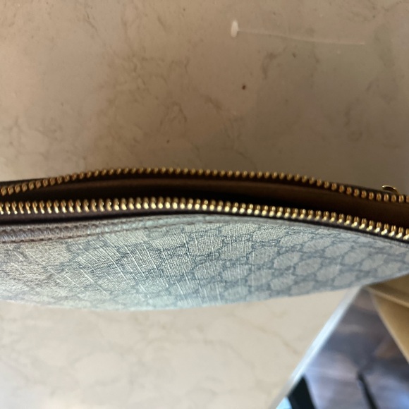 Beautiful Gucci ophdia pouch . Only used a handful of times . - Picture 2 of 9